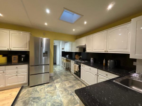 Cosy 3 bed house near Greenwich free parking